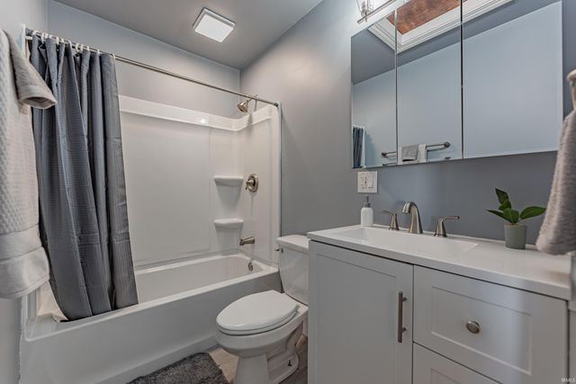 4806 Stratford Road, Evansville, IN 47710