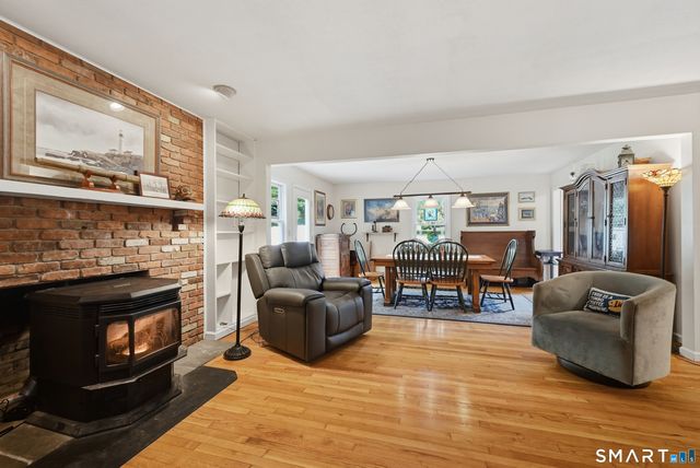 27 Danvers Road, New Milford, CT 06776