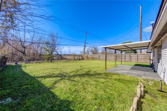 5327 Crestmont Street, Baytown, TX 77521