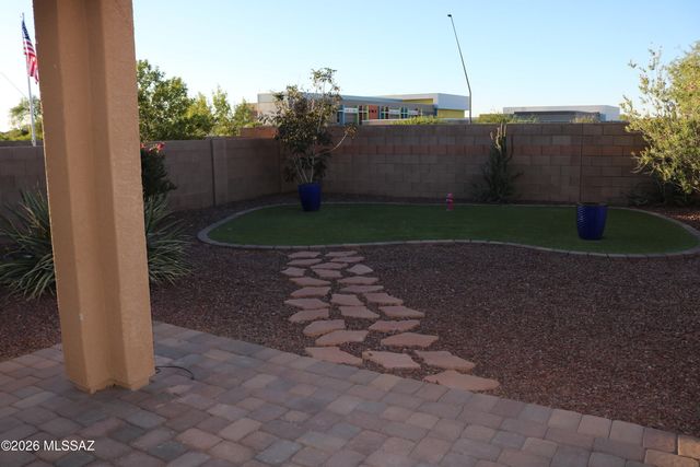 11704 W Boll Bloom Drive, Marana, AZ 85653