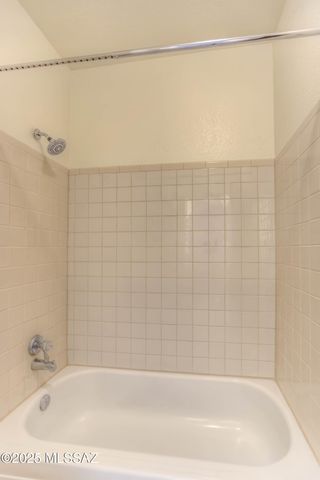 3690 N Country Club Rd Apt 1010, Tucson, AZ 85716