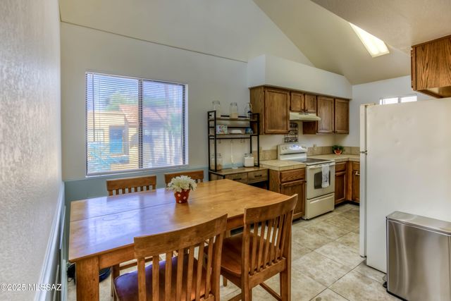 3690 N Country Club Rd Apt 1010, Tucson, AZ 85716