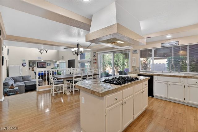 7408 Shallow Glen Court, Las Vegas, NV 89129