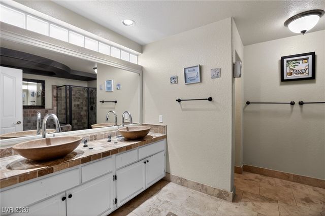 7408 Shallow Glen Court, Las Vegas, NV 89129