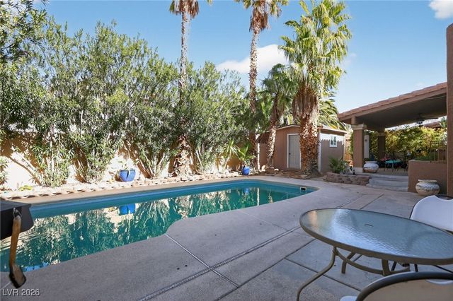 7408 Shallow Glen Court, Las Vegas, NV 89129