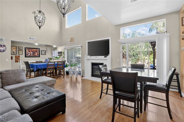 7408 Shallow Glen Court, Las Vegas, NV 89129