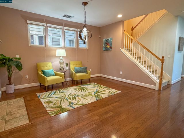 3198 S Front St, Hercules, CA 94547