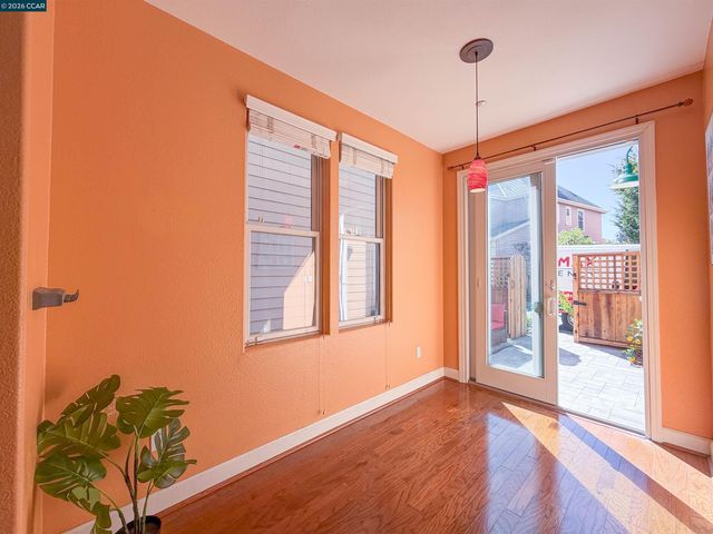 3198 S Front St, Hercules, CA 94547