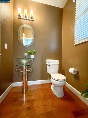 3198 S Front St, Hercules, CA 94547