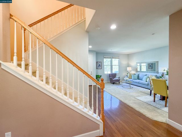 3198 S Front St, Hercules, CA 94547