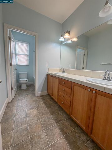 3198 S Front St, Hercules, CA 94547