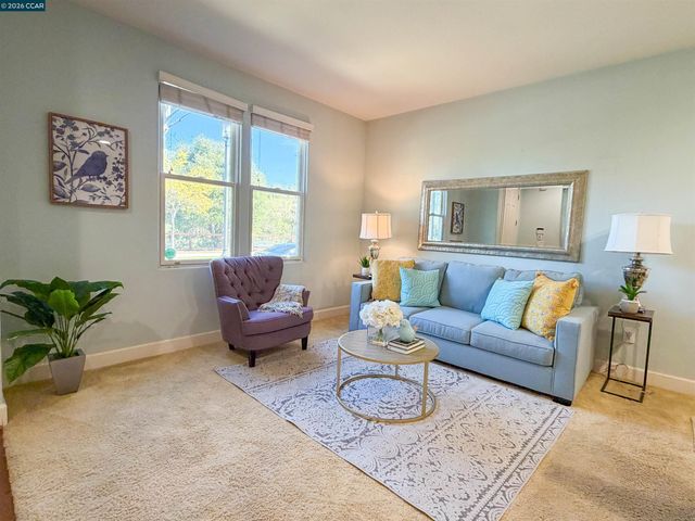 3198 S Front St, Hercules, CA 94547