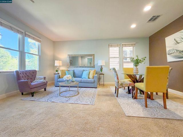 3198 S Front St, Hercules, CA 94547