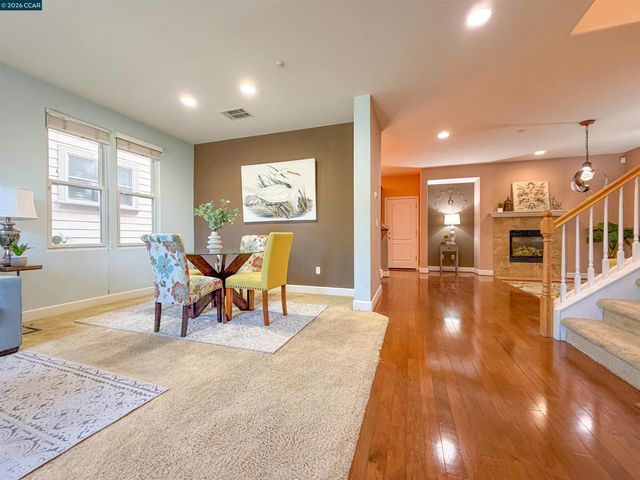 3198 S Front St, Hercules, CA 94547