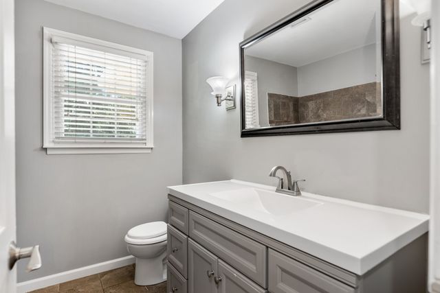 208 Crestmont Dr, Hendersonville, TN 37075