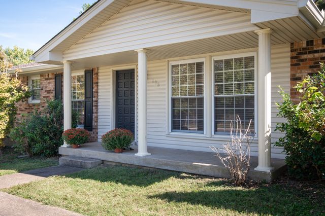 208 Crestmont Dr, Hendersonville, TN 37075