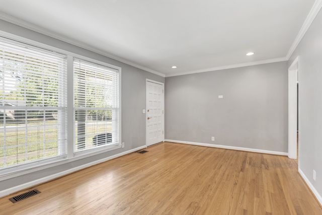 208 Crestmont Dr, Hendersonville, TN 37075