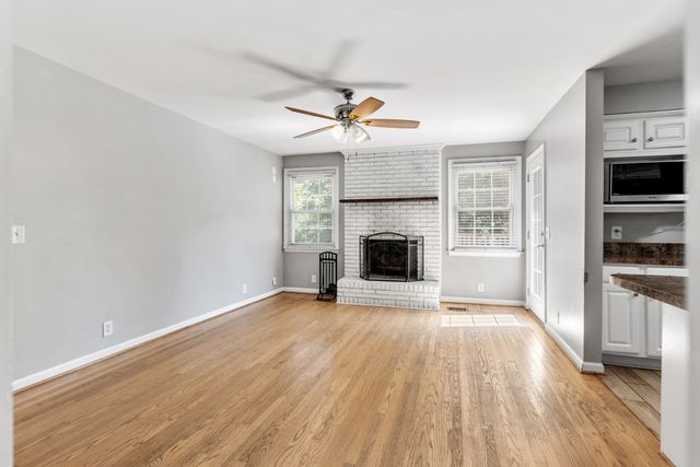 208 Crestmont Dr, Hendersonville, TN 37075