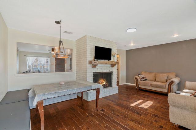 2320 Meadow Lark, Irving, TX 75060