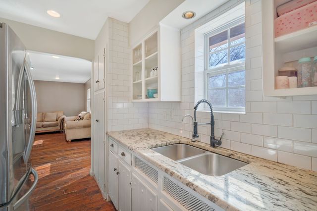 2320 Meadow Lark, Irving, TX 75060