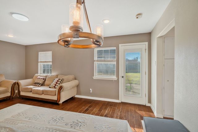 2320 Meadow Lark, Irving, TX 75060