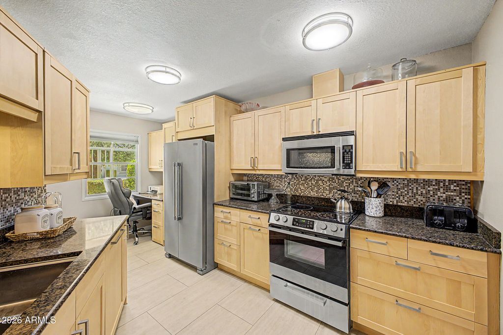 10454 W PALMERAS Drive, Sun City, AZ 85373