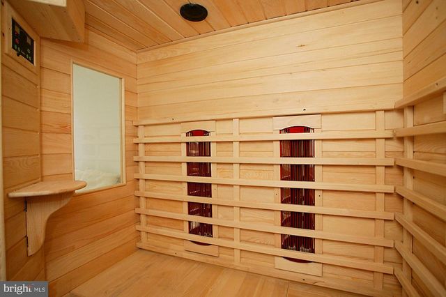 1347 KIRBY RD, Mclean, VA 22101