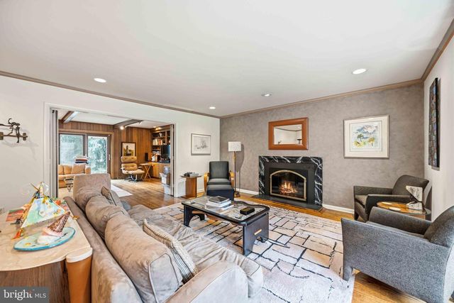 330 BENT RD, Wyncote, PA 19095