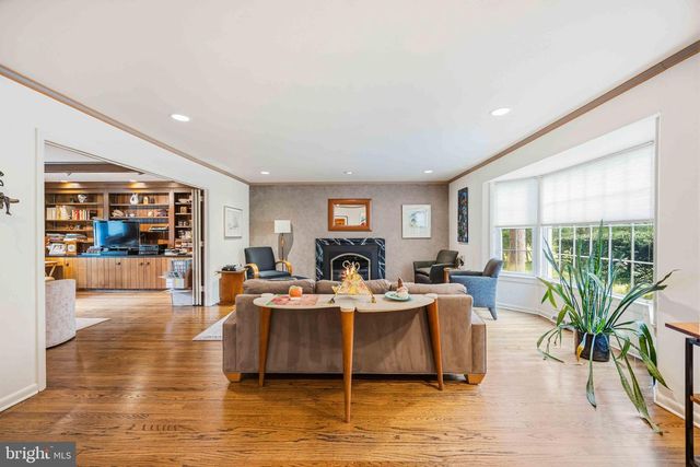 330 BENT RD, Wyncote, PA 19095