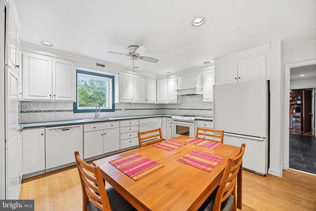 330 BENT RD, Wyncote, PA 19095