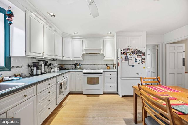 330 BENT RD, Wyncote, PA 19095