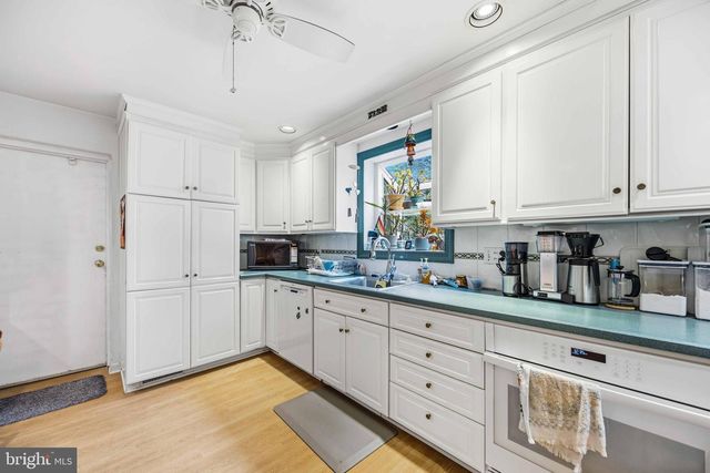 330 BENT RD, Wyncote, PA 19095