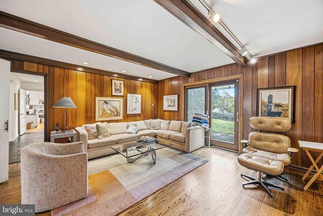 330 BENT RD, Wyncote, PA 19095
