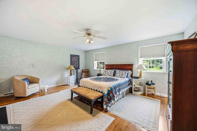 330 BENT RD, Wyncote, PA 19095