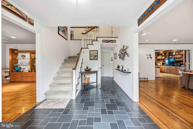 330 BENT RD, Wyncote, PA 19095