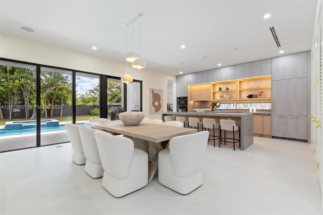 6359 SW 34th St, Miami, FL 33155