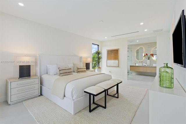 6359 SW 34th St, Miami, FL 33155