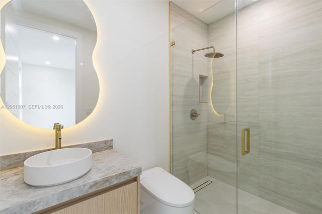 6359 SW 34th St, Miami, FL 33155
