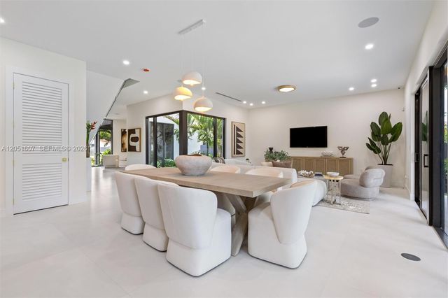 6359 SW 34th St, Miami, FL 33155