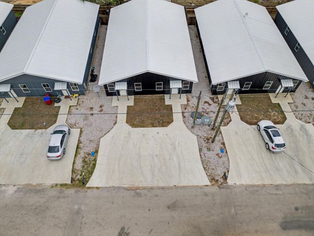 870 & 872 Waco ST, Kingsland, TX 78639