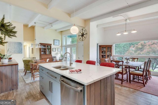 588 Kenilworth Circle, Stone Mountain, GA 30083