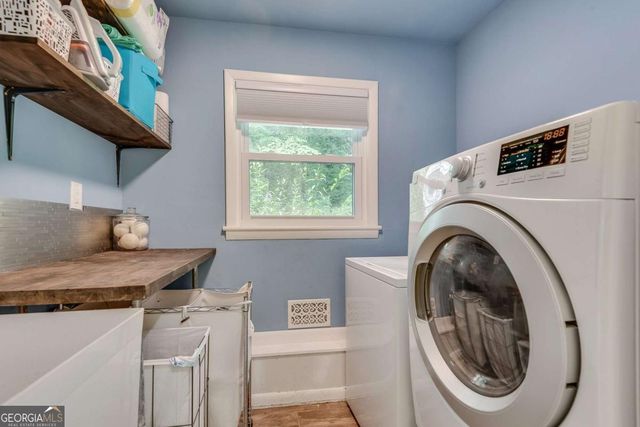 588 Kenilworth Circle, Stone Mountain, GA 30083