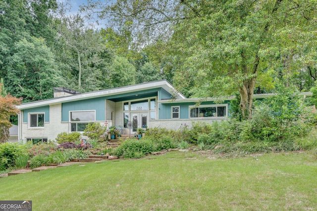 588 Kenilworth Circle, Stone Mountain, GA 30083