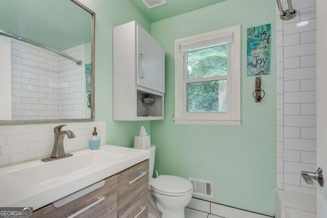 588 Kenilworth Circle, Stone Mountain, GA 30083