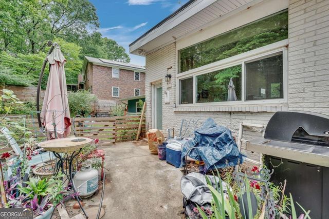 588 Kenilworth Circle, Stone Mountain, GA 30083