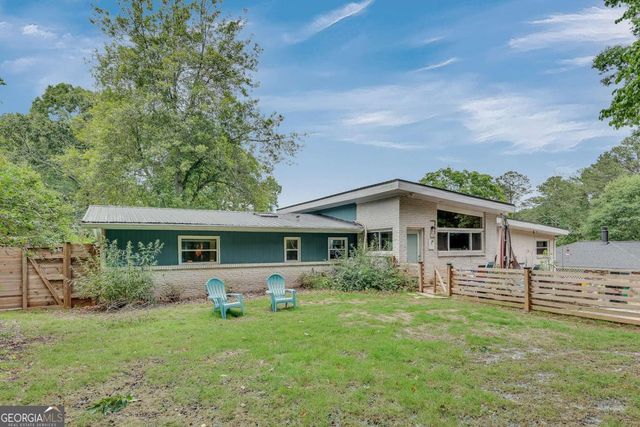 588 Kenilworth Circle, Stone Mountain, GA 30083