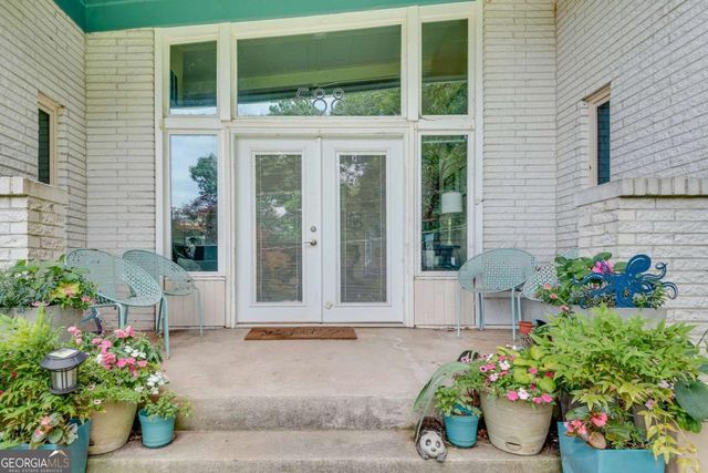588 Kenilworth Circle, Stone Mountain, GA 30083