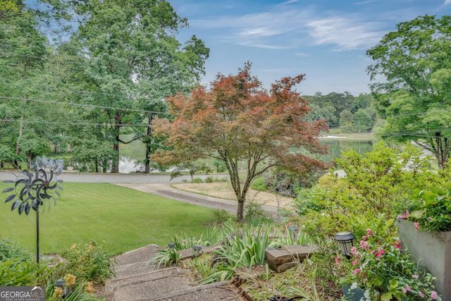 588 Kenilworth Circle, Stone Mountain, GA 30083