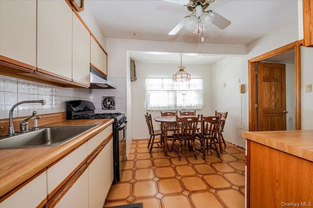 619 Franklin Avenue, Massapequa, NY 11758