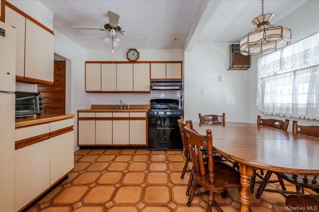 619 Franklin Avenue, Massapequa, NY 11758